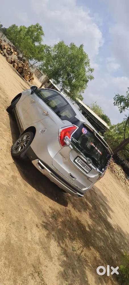 Mahindra Marazzo M8 2018 Variant