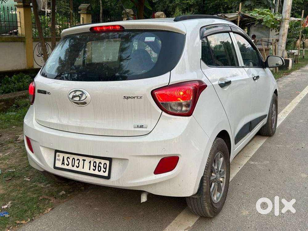 Hyundai Grand I10 Sportz, 2016, Petrol