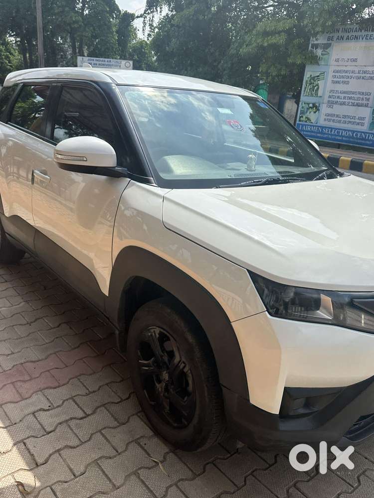 Maruti Suzuki Brezza 1.5 Vxi Smart Hybrid, 2023, Petrol
