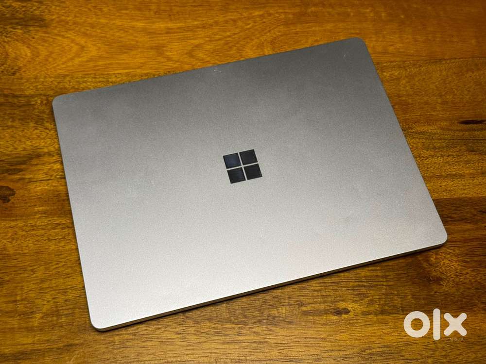 Microsoft Surface Go Laptop (as good as new)