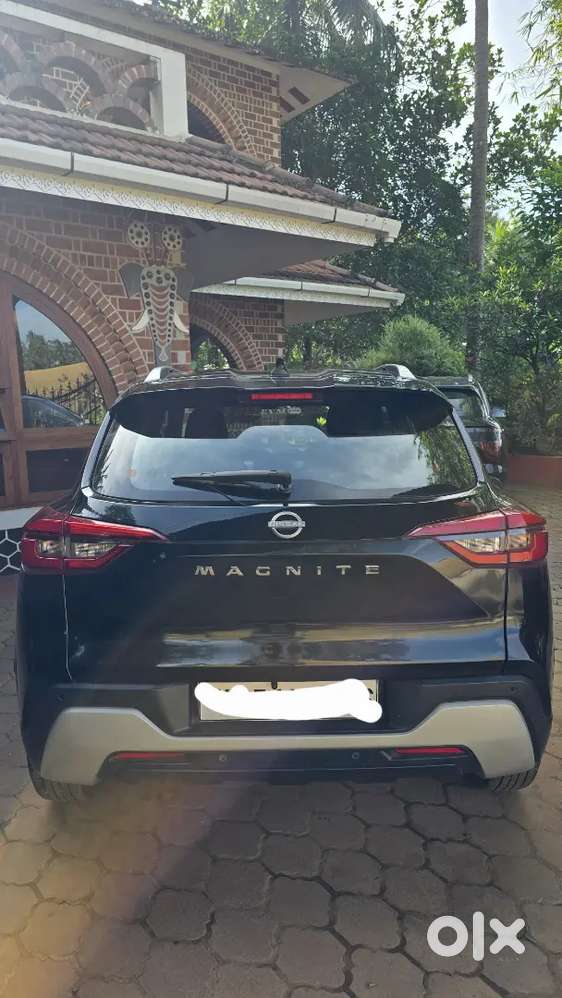 Black Nissan Magnite 1.0 Xv 2022 Petrol, 29000km, Manual, Single Owner
