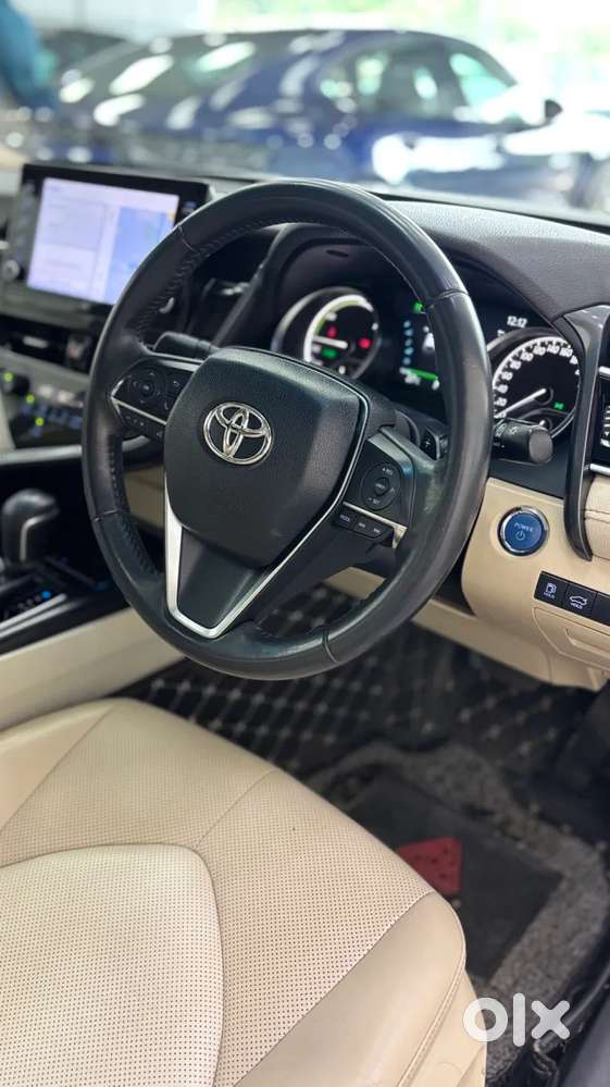 Toyota Camry Hybrid, 2022, Petrol