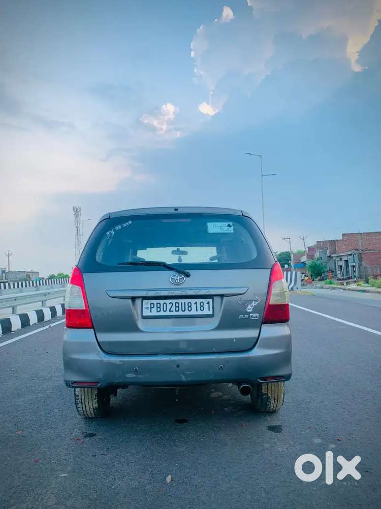 Toyota Innova Hycross 2.0 G-slf 7 Automatic 2013