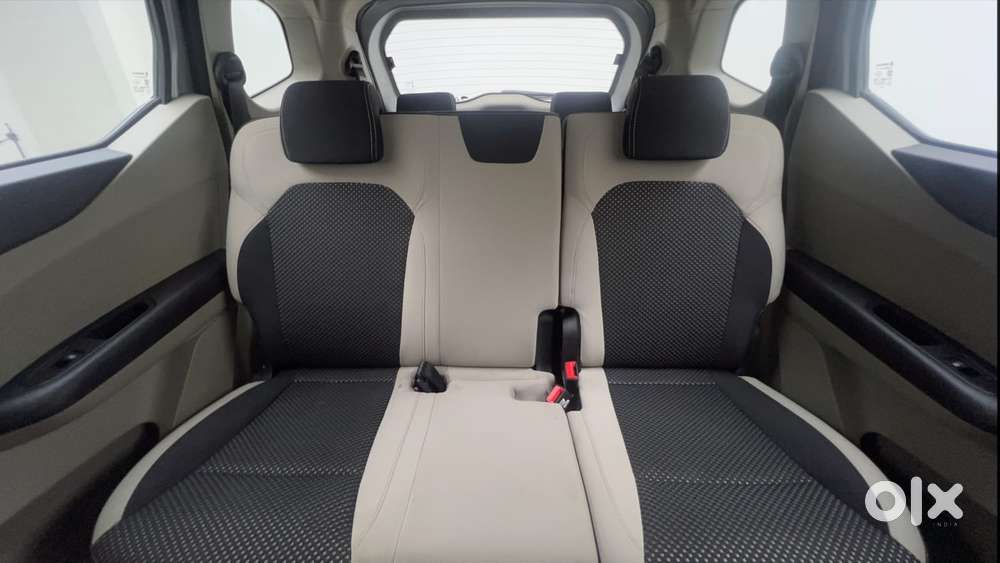 Renault Triber Rxz, 2022, Petrol