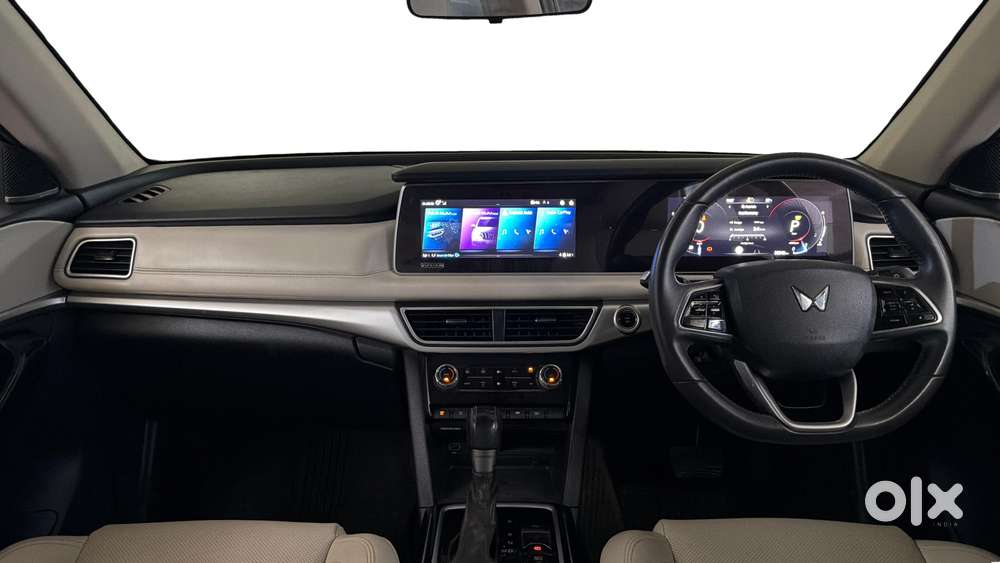 Mahindra Xuv700 2.0 Ax 7 Petrol At Luxury Pack Str, 2023, Petrol