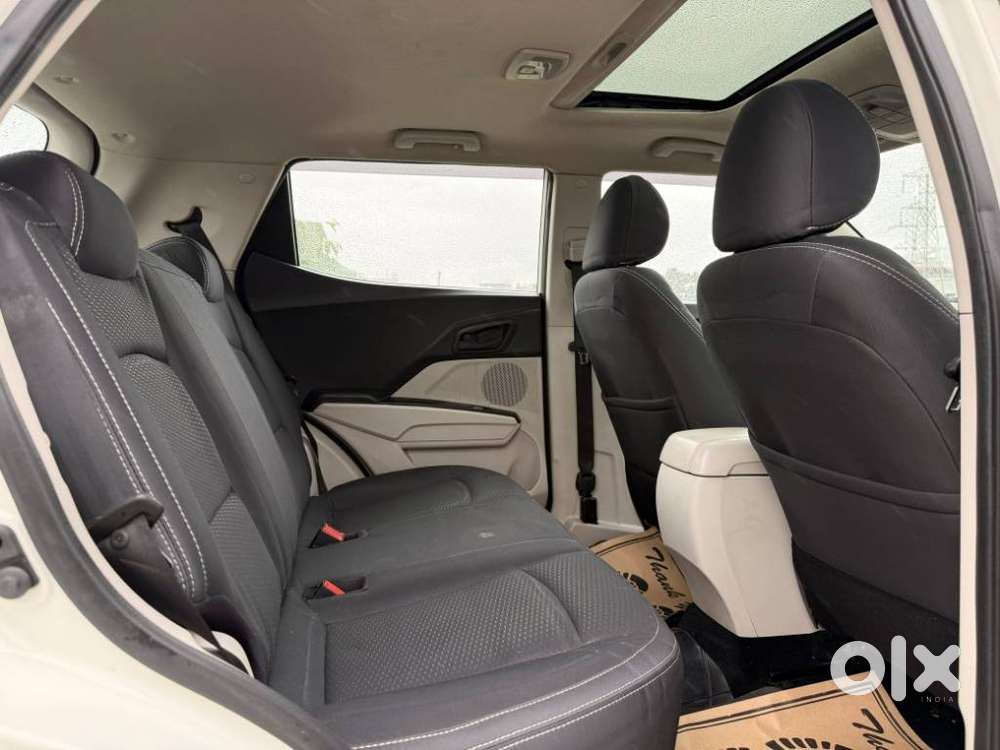 Mahindra Xuv300 W6 Amt Diesel, 2023, Diesel