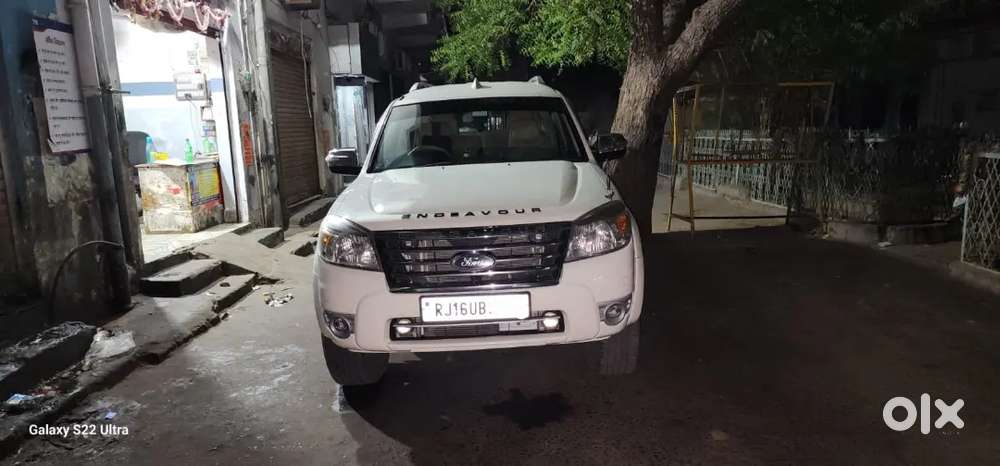 Ford Endeavour 2012 Diesel 90000 Km Driven