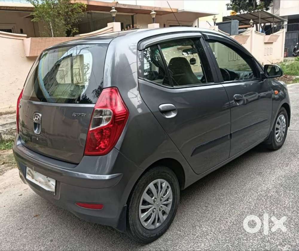 Hyundai I10 Sportz, 2016, Petrol