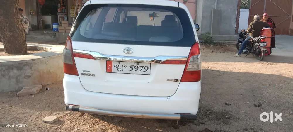 Toyota Innova V Diesel 2015