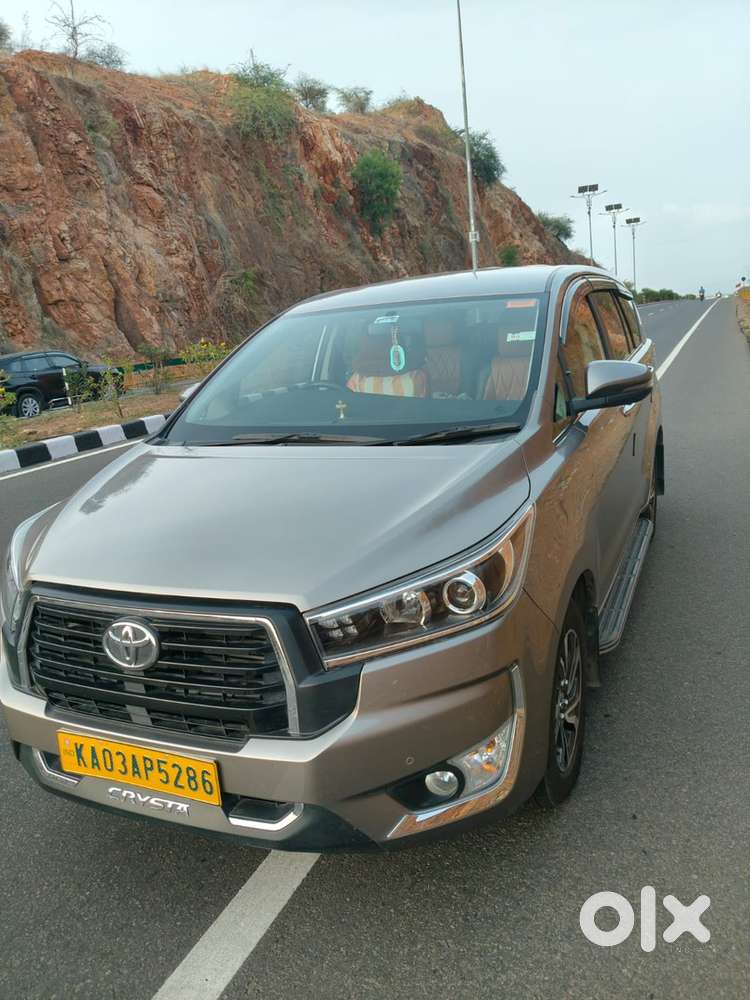 Toyota Innova Crysta 2025