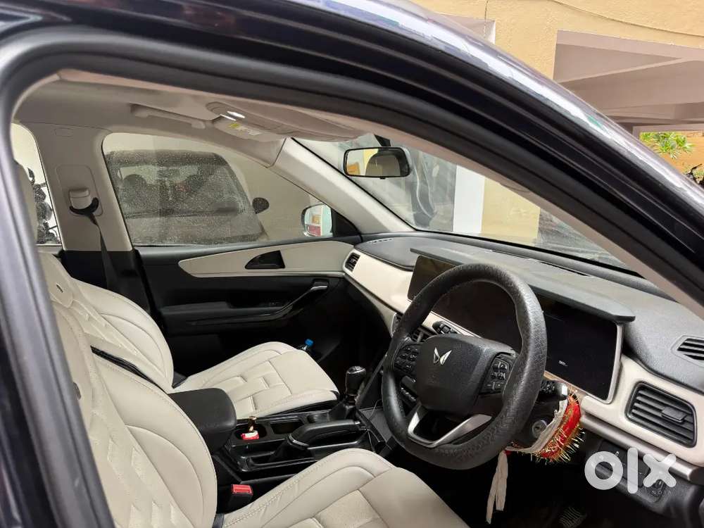 Mahindra Xuv700 Diesel Mt 7 Str 2024