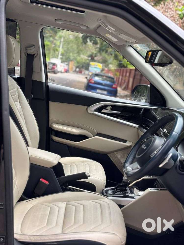 Kia Carens 1.4 Luxury Plus Dct 7 Str, 2022, Petrol