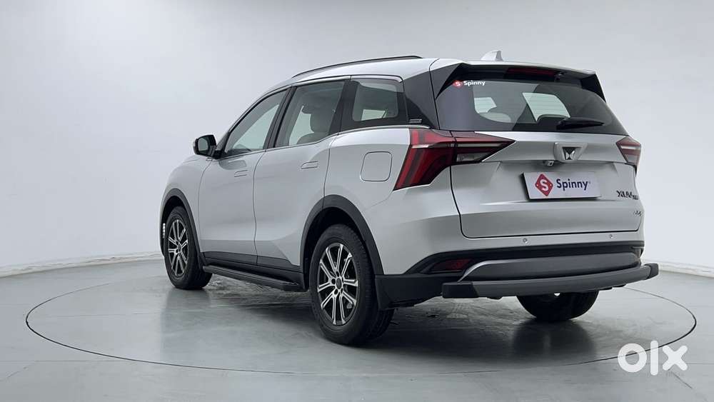 Mahindra Xuv700 2.0 Ax 7 Petrol Mt Str, 2022, Petrol