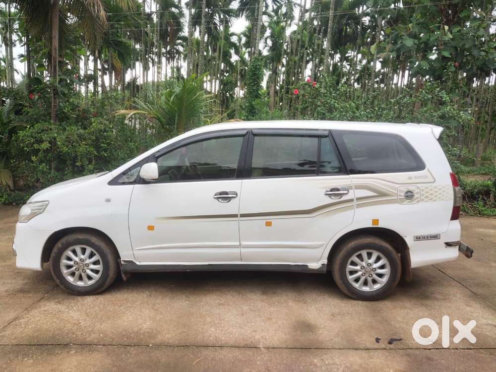 Toyota Innova 2.5 G (diesel) 8 Seater, 2012, Diesel