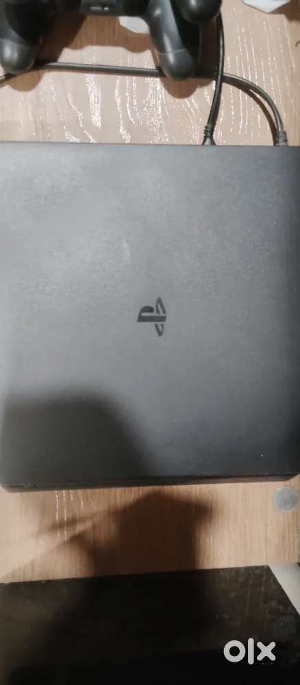 PS4 IN GREAT CONDITION