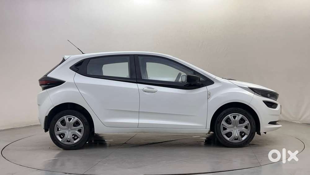 Tata Altroz 1.2 Xma Plus, 2025, Petrol