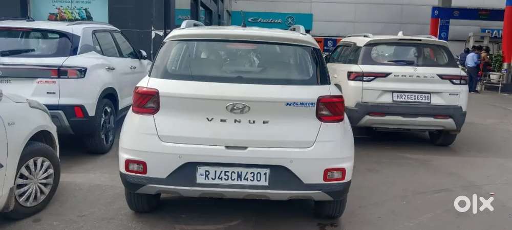 Hyundai Venue 2021 Petrol Well Maintained