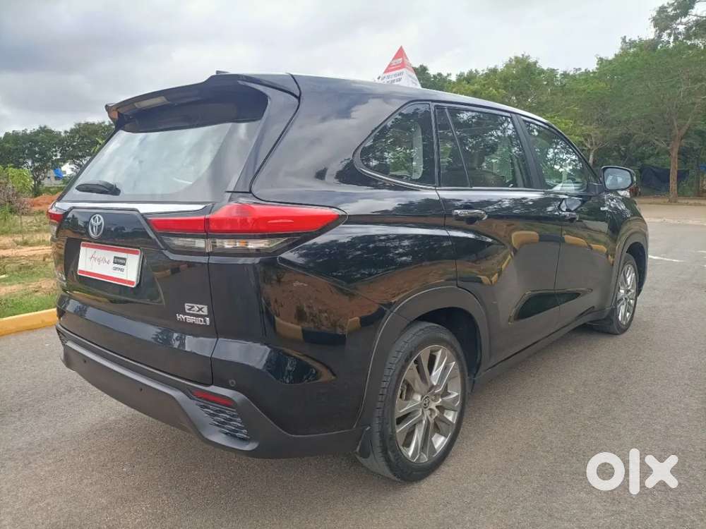 Toyota Innova Hycross 2.0 Zx (o) Hybrid 7 Str, 2024, Petrol