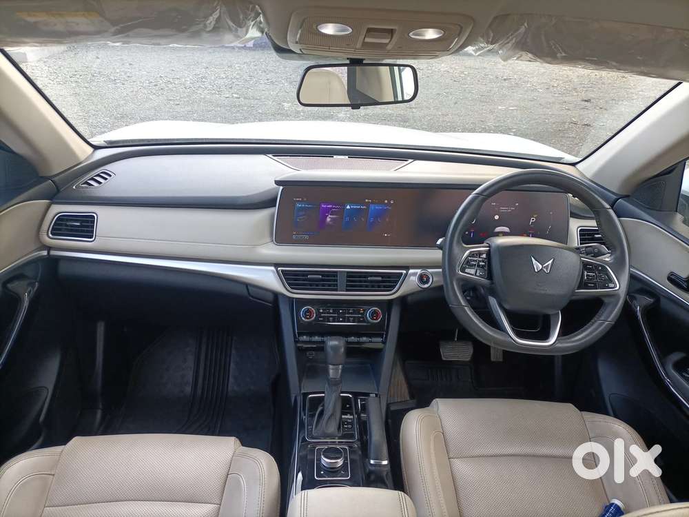 Mahindra Xuv700 2.0 Ax 7 Petrol At Str, 2021, Petrol
