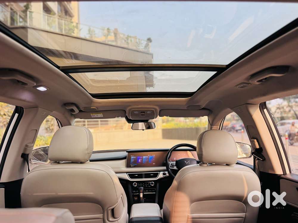 Mahindra Xuv700 2.2 Ax 7 Diesel At Luxury Pack Str Awd, 2022, Diesel