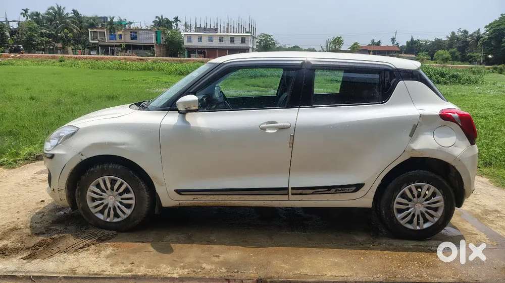 Maruti Suzuki Swift 2018 Automatic Petrol 40000 Km Driven