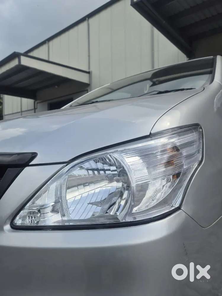 Toyota Innova V 2014