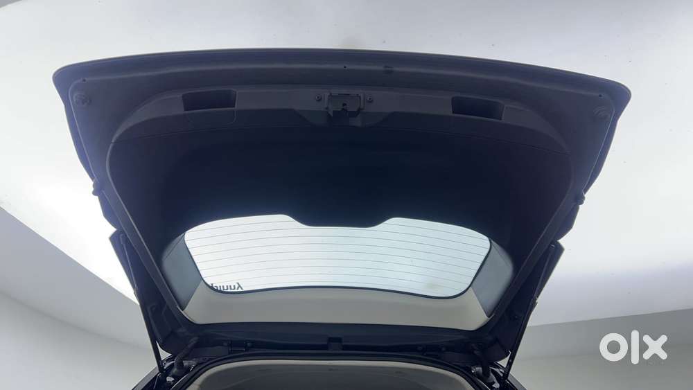 Mahindra Xuv700 2.0 Ax 5 Petrol At Str, 2023, Petrol