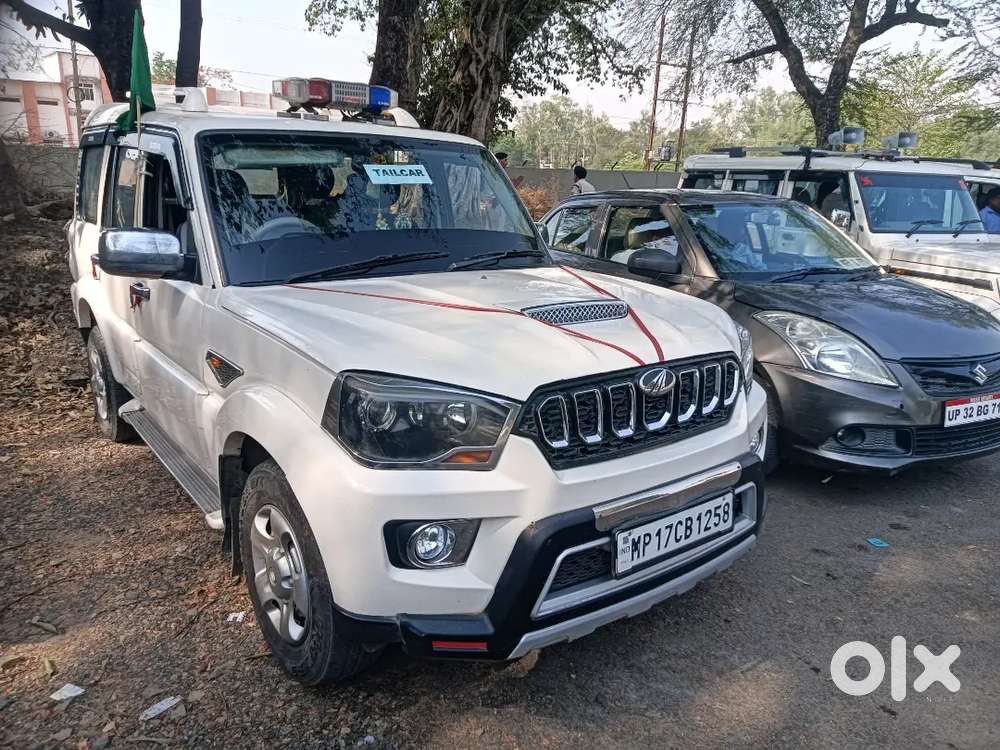 मुझे दूसरी गाड़ी लेना है इसलिए सेल कर रहा हूँ