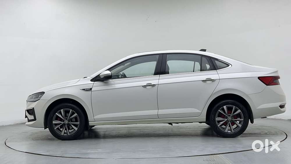 Skoda Slavia Style 1.0l Tsi At, 2022, Petrol