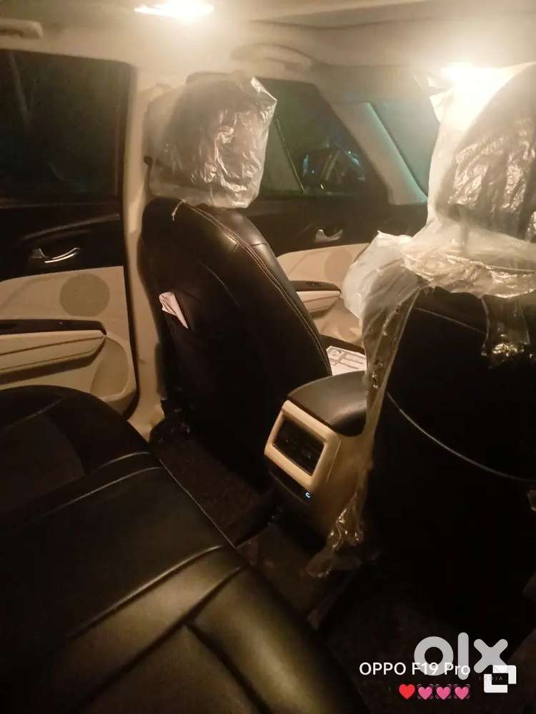 Mahindra Xuv 3xo 2024 Petrol 38321 Km Driven , It's Showroom Condition