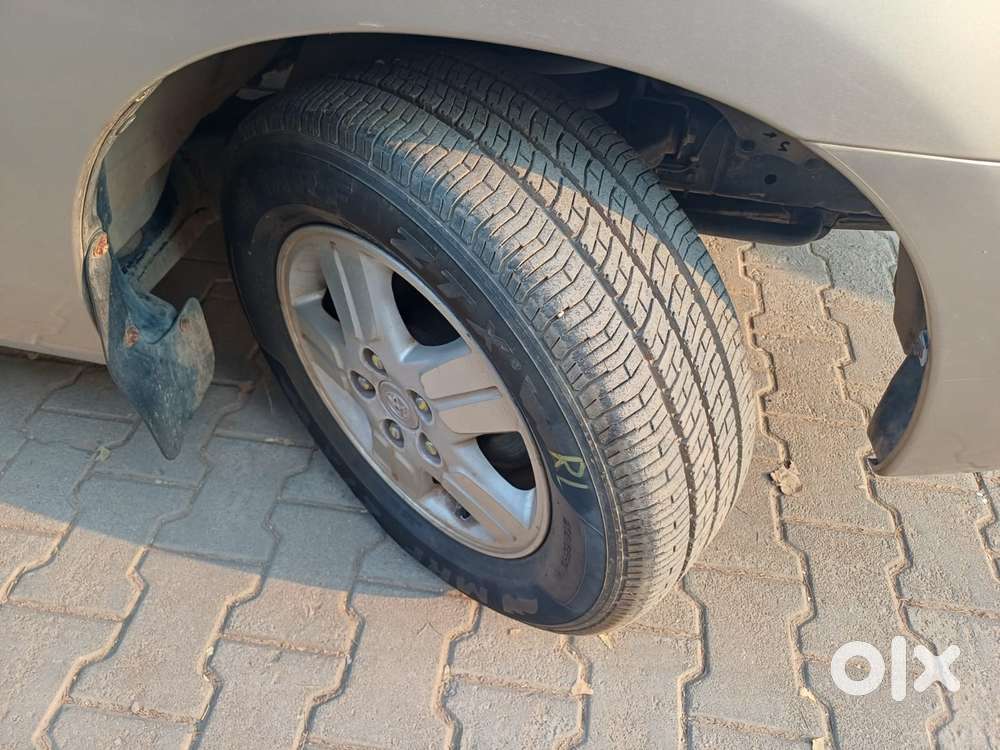 Toyota Innova Crysta 2.7 V, 2006, Petrol