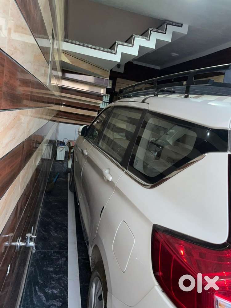 Maruti Suzuki Ertiga Vxi 2025