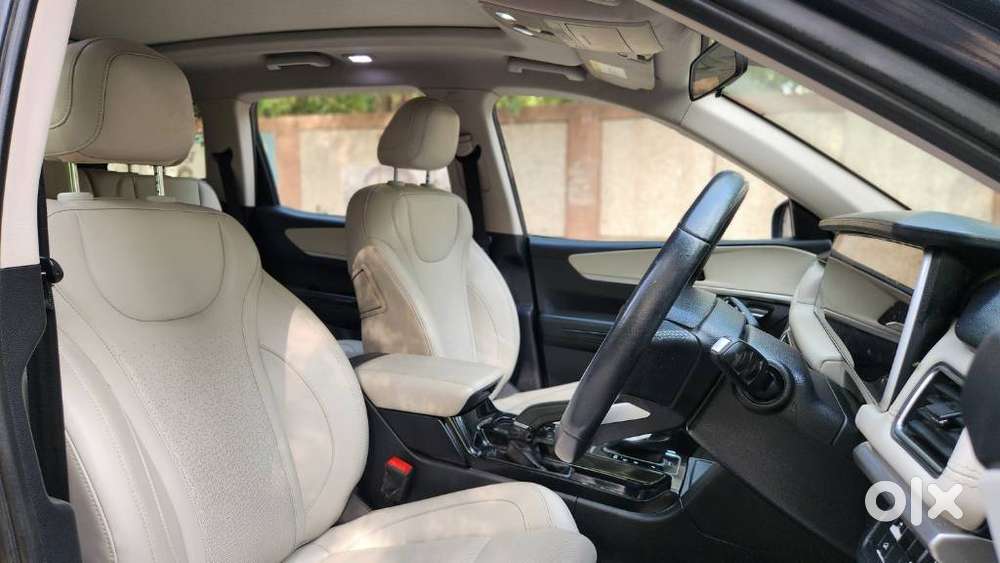 Mahindra Xuv700 2.0 Ax 7 Petrol At Str, 2021, Petrol