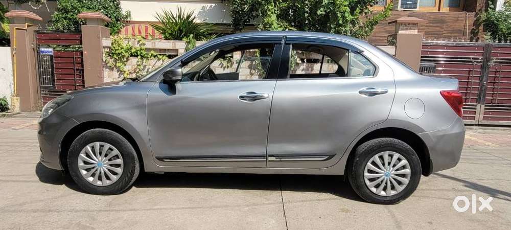 Maruti Suzuki Dzire 1.2 Vxi Amt, 2022