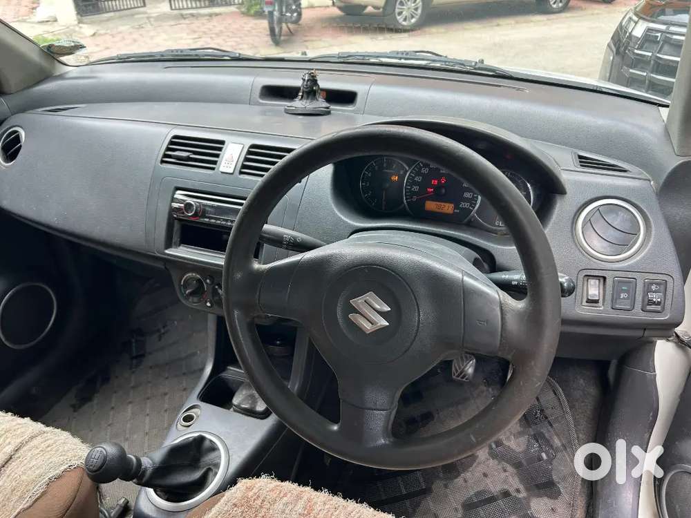Maruti Suzuki Swift 2010 Petrol Manual