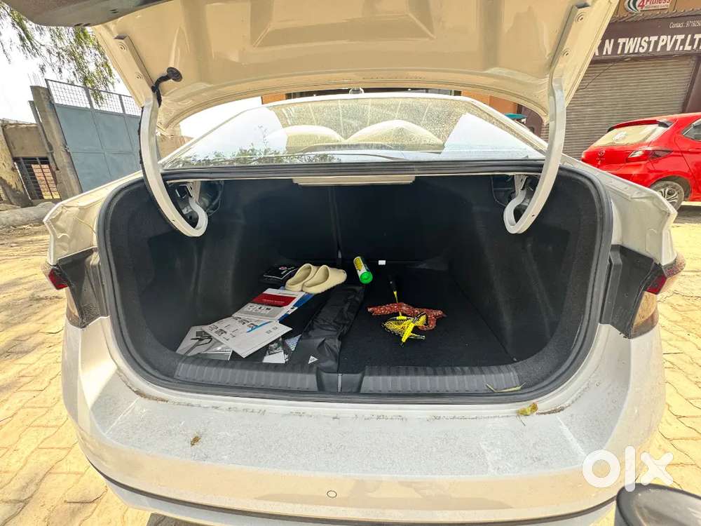 Skoda Slavia 2025 Petrol 6000 Km Driven