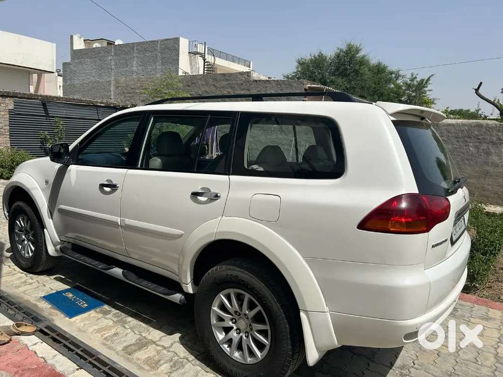 Mitsubishi Pajero Sport 2013 Diesel 105000 Km Driven
