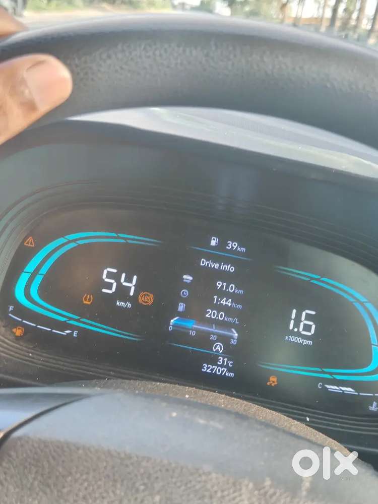 Hyundai Venue 2023 Petrol 33000 Km Driven