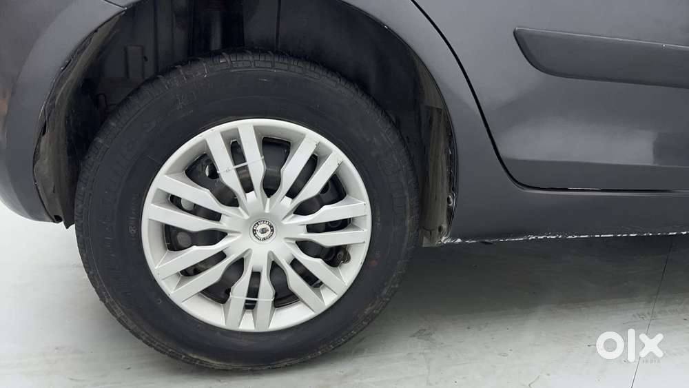 Maruti Suzuki Swift Vvt Vxi, 2016, Petrol