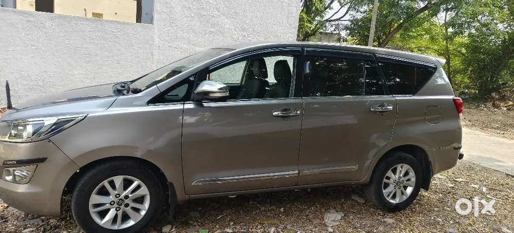 Toyota Innova Crysta 2017 Diesel Well Maintained