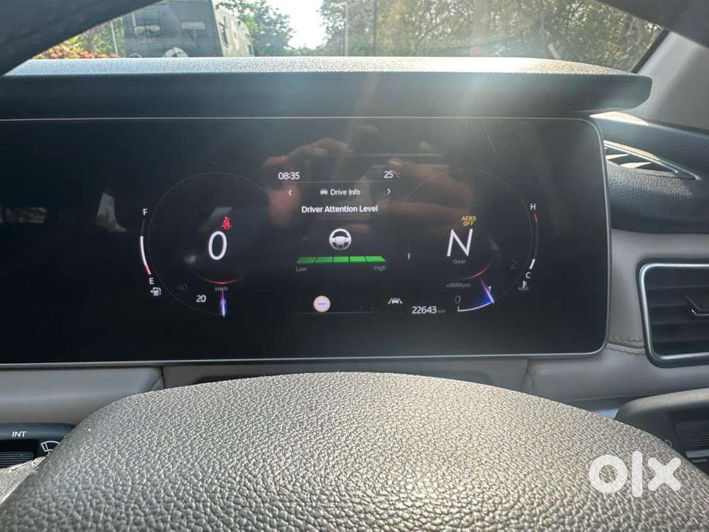 Mahindra Xuv700 2021 Diesel 22600 Km Driven