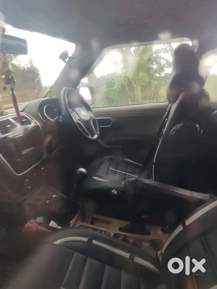 Mahindra Tuv 300 2017 Diesel 100000 Km Driven
