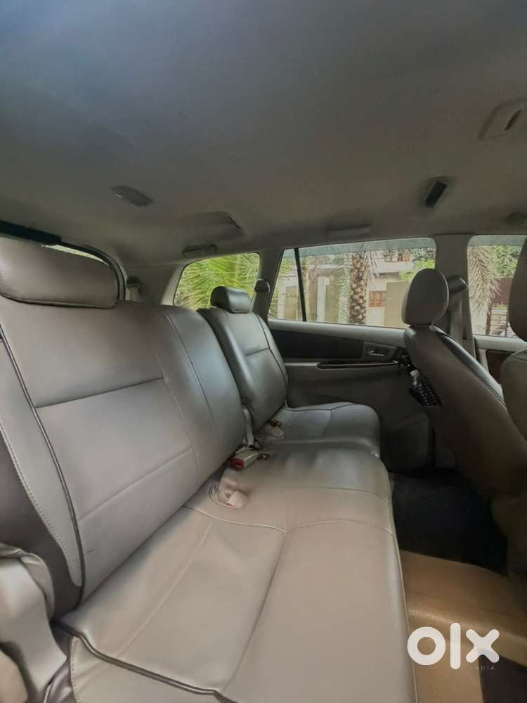 Toyota Innova 2013 V Option -well Maintained Family Car Family Car