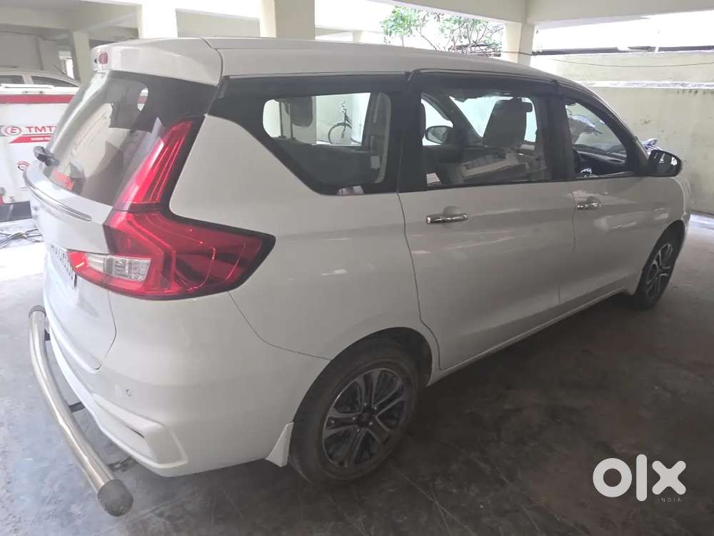 Maruti Suzuki Ertiga Zxi Cng 2025