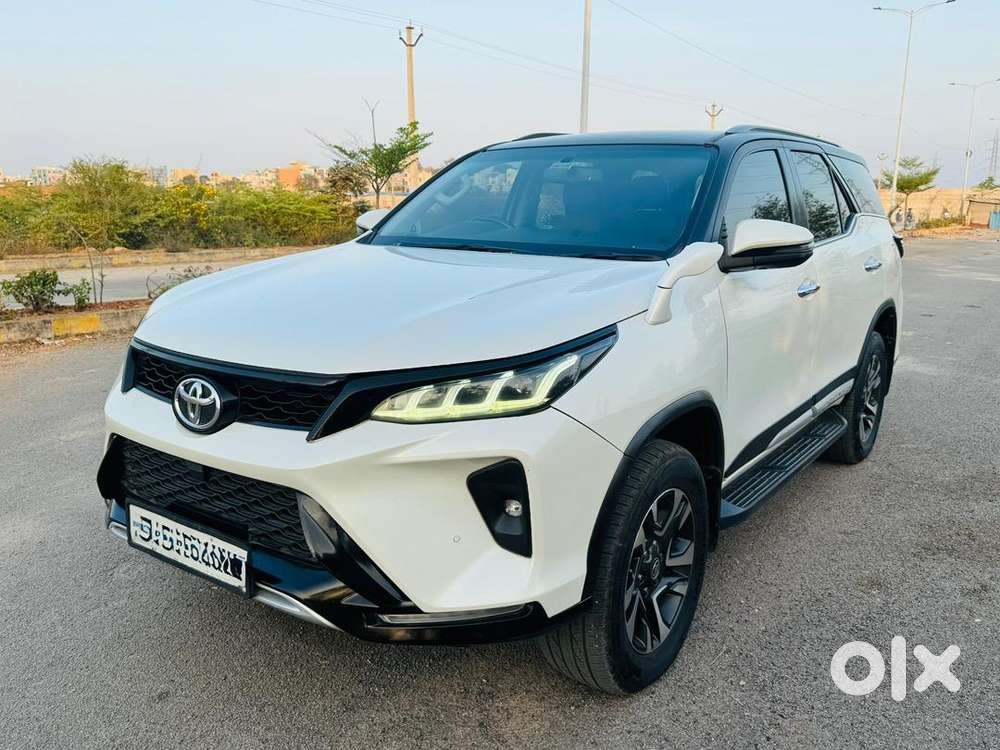 Toyota Fortuner Legender 4/4 At Full Mint Condition Complete Showroom