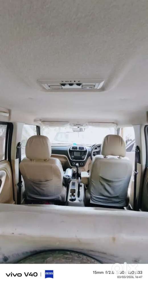 Mahindra Tuv 300 2017