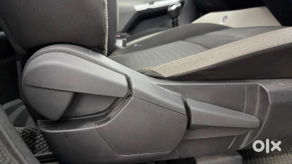 Nissan Magnite 1.0 Xv, 2022, Petrol