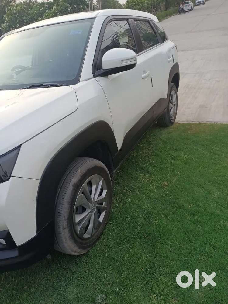 Maruti Brezza 1.5 Lxi 2024