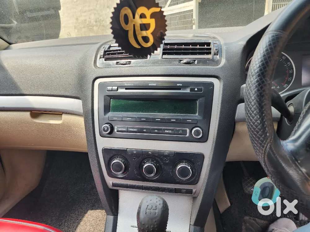 Skoda Laura Elegance 2011 Diesel Car
