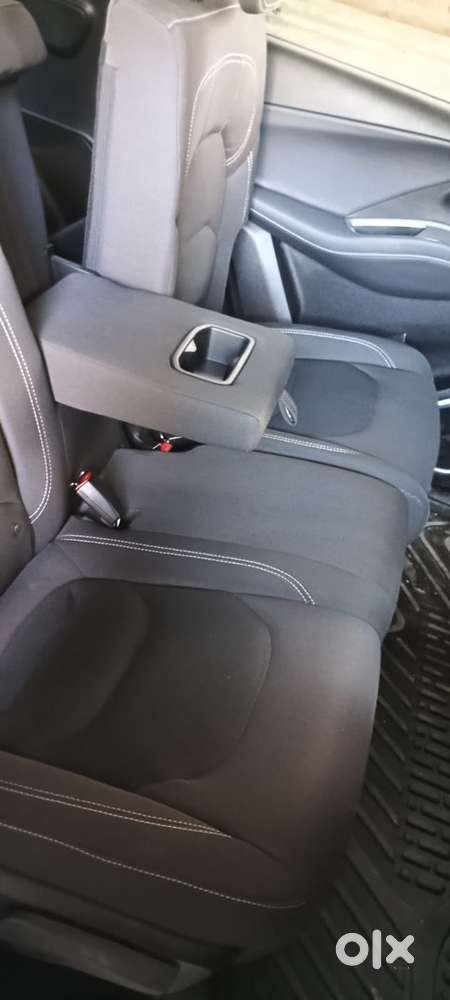 Mg Hector Petrol 2025, 6000 Km Driven